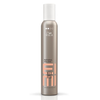 Schiuma per capelli Wella Eimi Natural volume